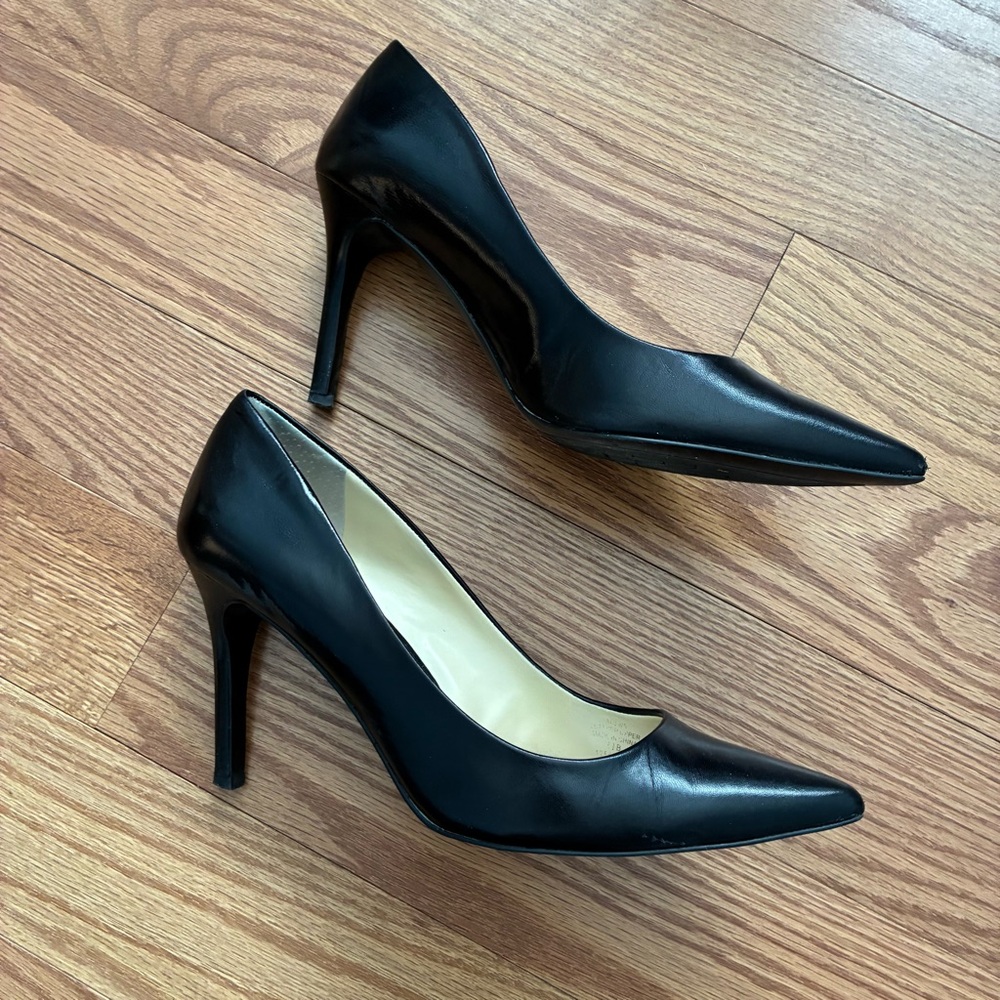 Lauren Ralph Lauren Women's Black Heels - Picture 3 of 6